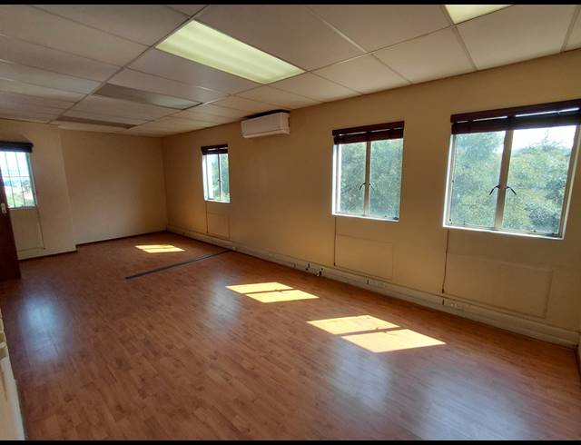 261M² OFFICE TO LET IN RANDJESPARK